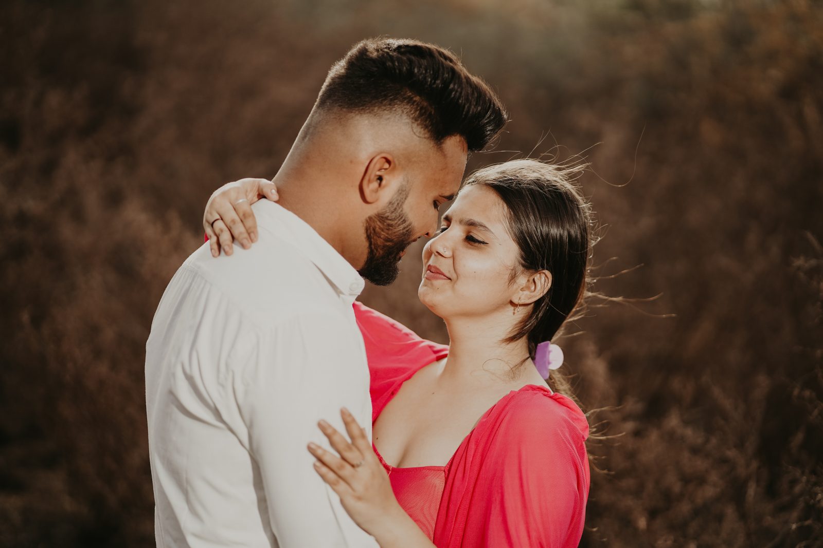 Flirting with a Leo Woman: A Comprehensive Guide