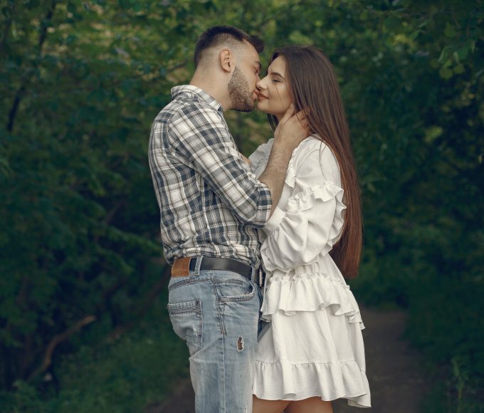 Learn how to flirt with your crush in a respectful and effective way with our comprehensive guide. Discover tips, techniques, and dos and don'ts.